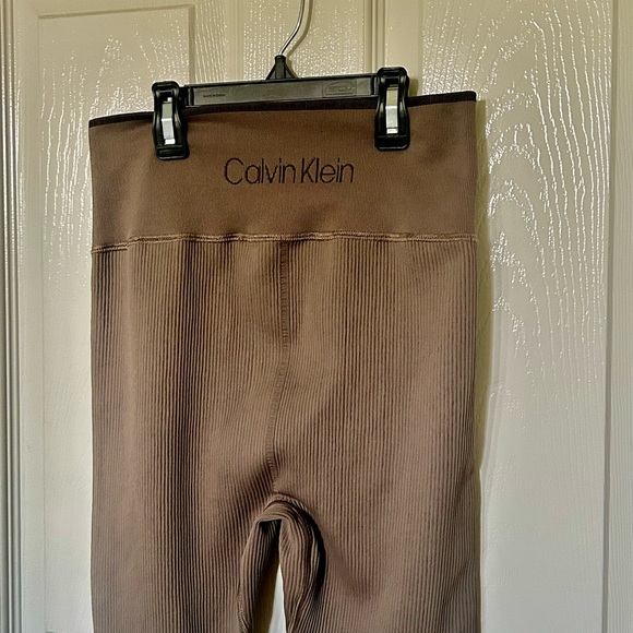 Calvin Klein Ribbed Leggings - Picture 9 of 10